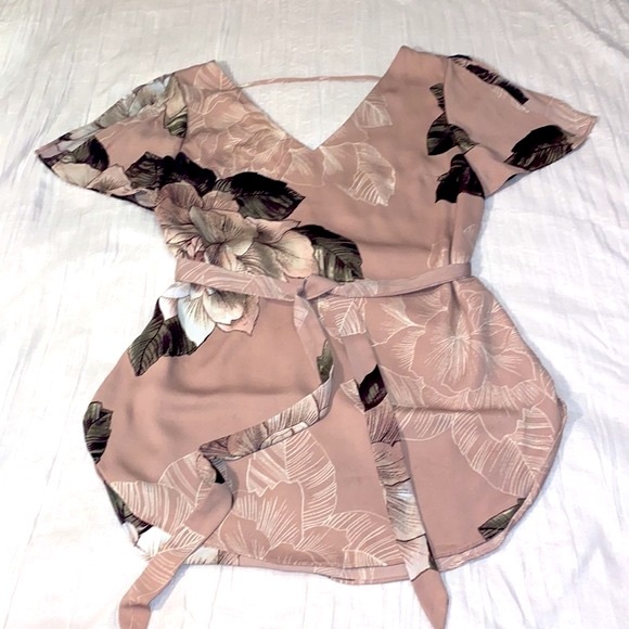 Beautiful Floral Blouse | Split Sleeve | V-Neck | Waist Tie | Dusty Pink - Picture 3 of 7